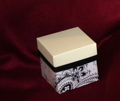 Photograph of the Noir Favour Box